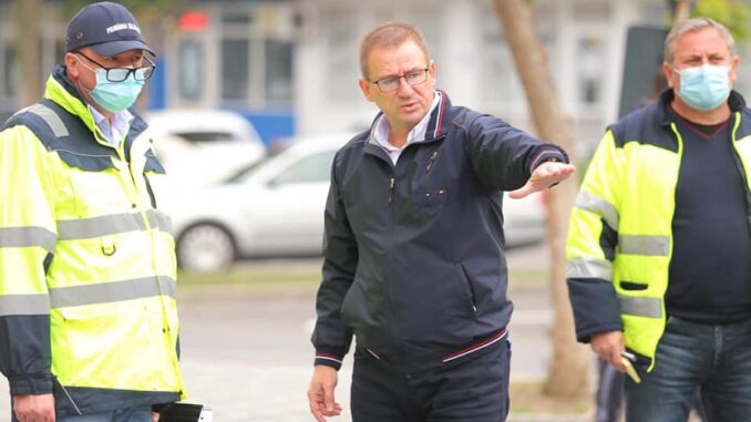 Primarul municipiului Călărași, Marius Dulce, a plecat în control pe străzile orașului. FOTO Facebook