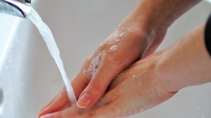 Spalatul pe mâini poate să prevină infecția cu Noul Coronavirus. FOTO ivabalk