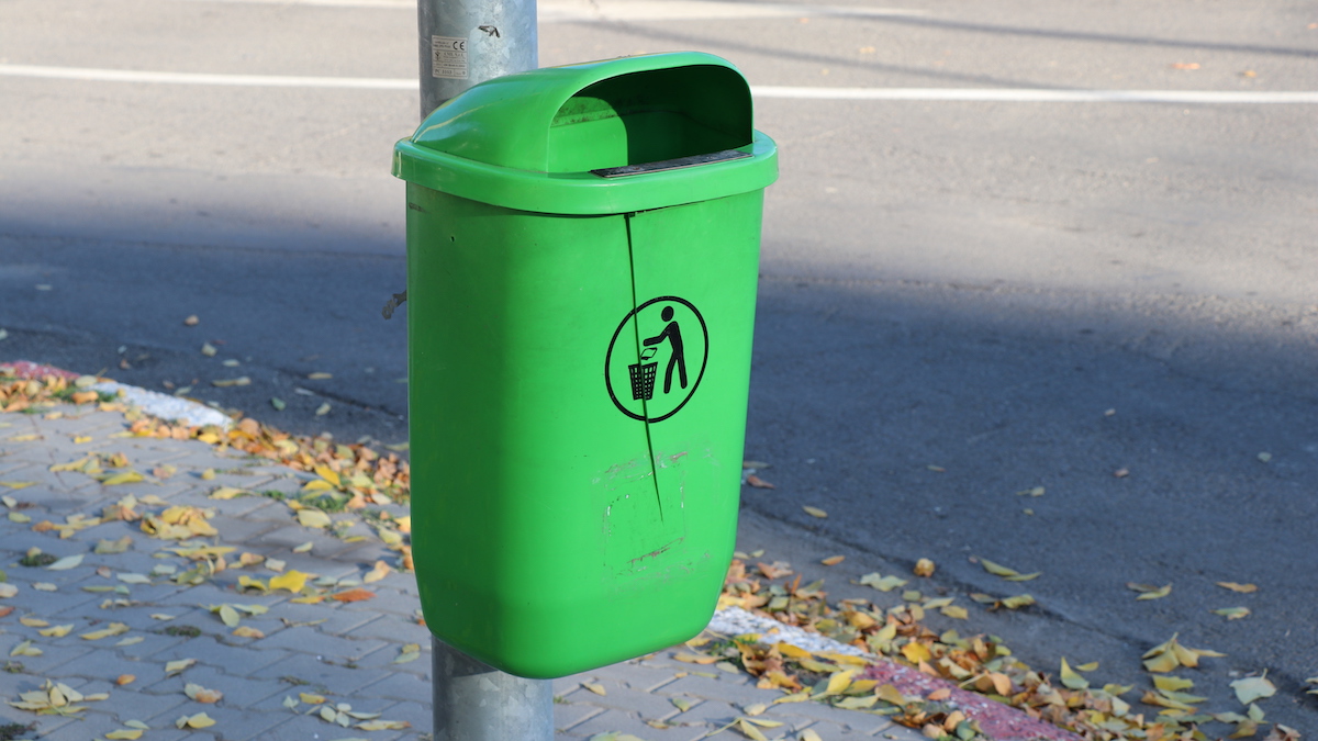 Coș de gunoi în Călărași. FOTO Adrian Boioglu