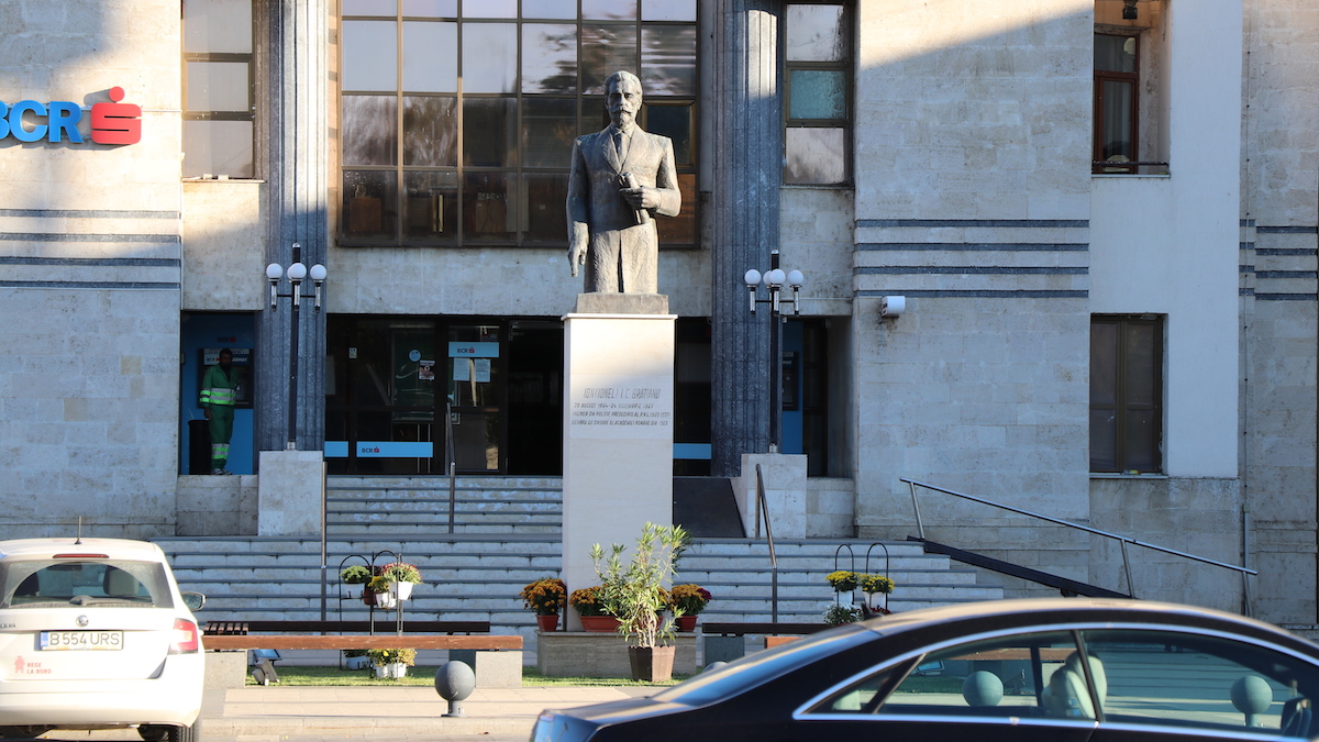 Statuia lui Ion I. C. Brătianu din Călărași. FOTO Adrian Boioglu