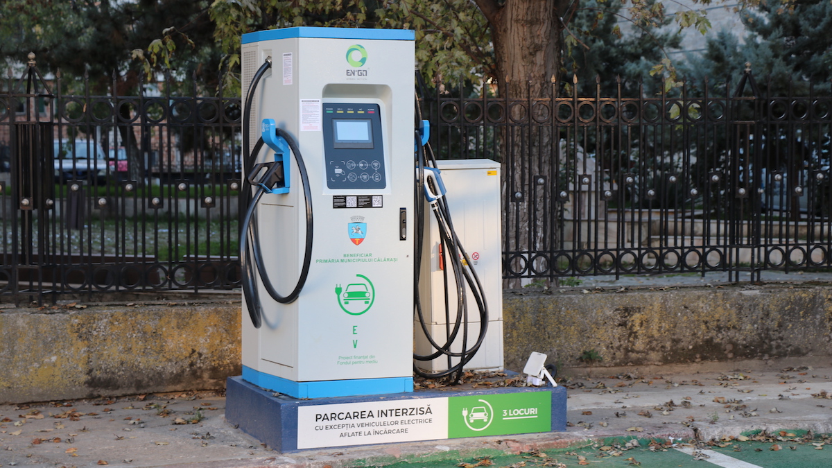 Stație de încărcare a autoturismelor electrice, la Călărași. FOTO Adrian Boioglu