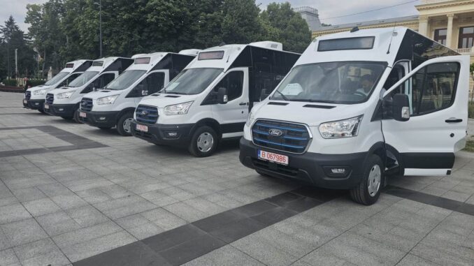 Primele microbuze electrice pentru elevii din județul Călărași au fost livrate. FOTO CJ Călărași