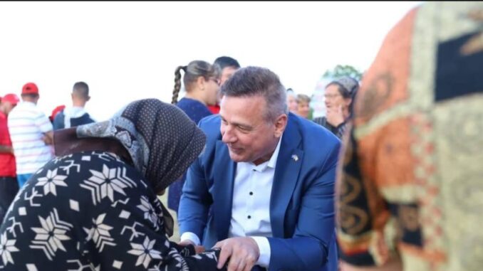 Președintele organizației județene a PSD Călărași, alături de seniori. FOTO PSD Călărași