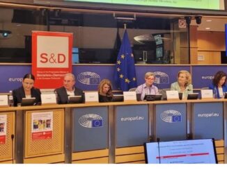 Secretarul de stat Violeta Mușat la conferința „Promovarea învățământului tehnologic dual pentru dezvoltarea economică rurală: Agricultura în context european” la Parlamentul European. FOTO Facebook Violeta Mușat