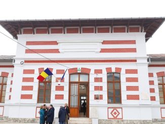 Școala Gimnazială Carol I – Școala nr. 4 Țopescu din Municipiul Călărași a fost reabilitată energetic. Consiliul Județean Călărași își reafirmă sprijinul pentru investițiile în educație. FOTO Facebook/Vasile Iliuță